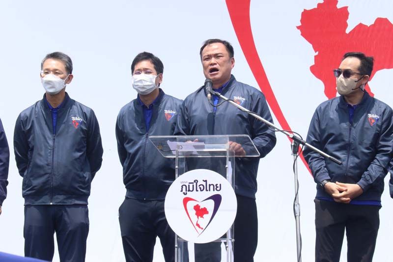สกู๊ปพิเศษ : สนามเลือกตั้งเมืองชาละวัน มีนักการเมืองคุณภาพ 3 ค่ายยักษ์  สอดแทรกด้วยคลื่นลูกใหม่ ท่ามกลางการคุมทัพจากรุ่นเก๋า