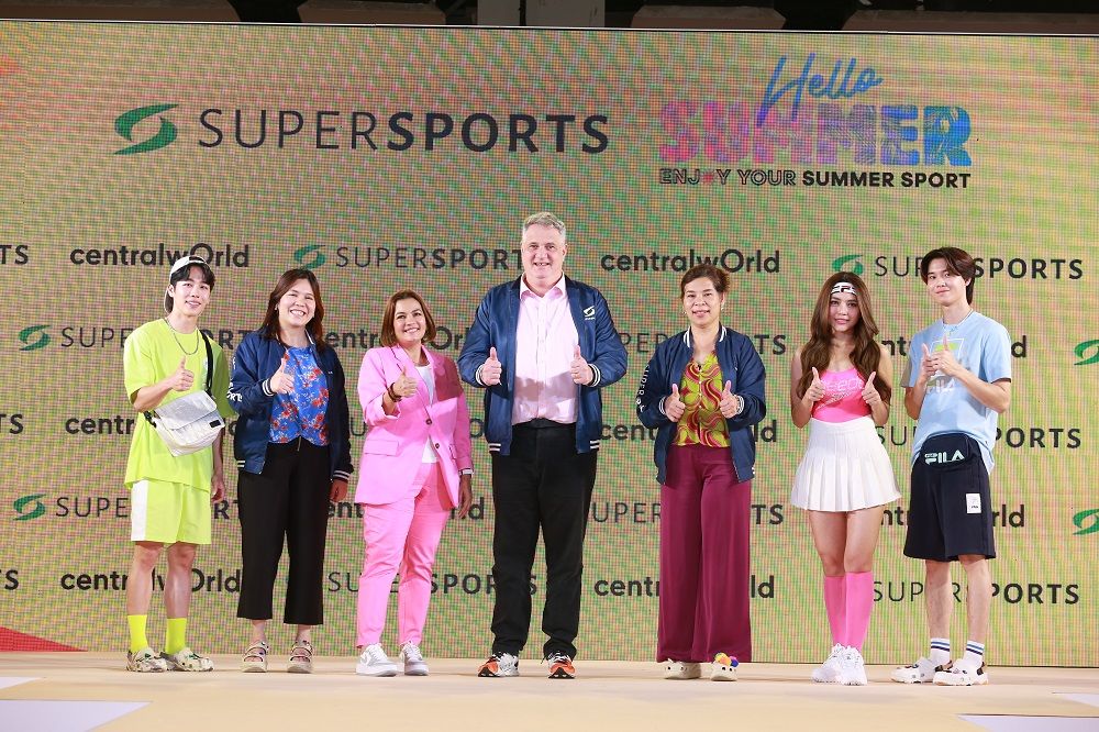 'เลดี้ปราง'ควงสองหนุ่มสุดฮอต'หยิ่น-วอร์'เปิดรันเวย์ต้อนรับซัมเมอร์ด้วย คอลเลกชั่นใหม่!