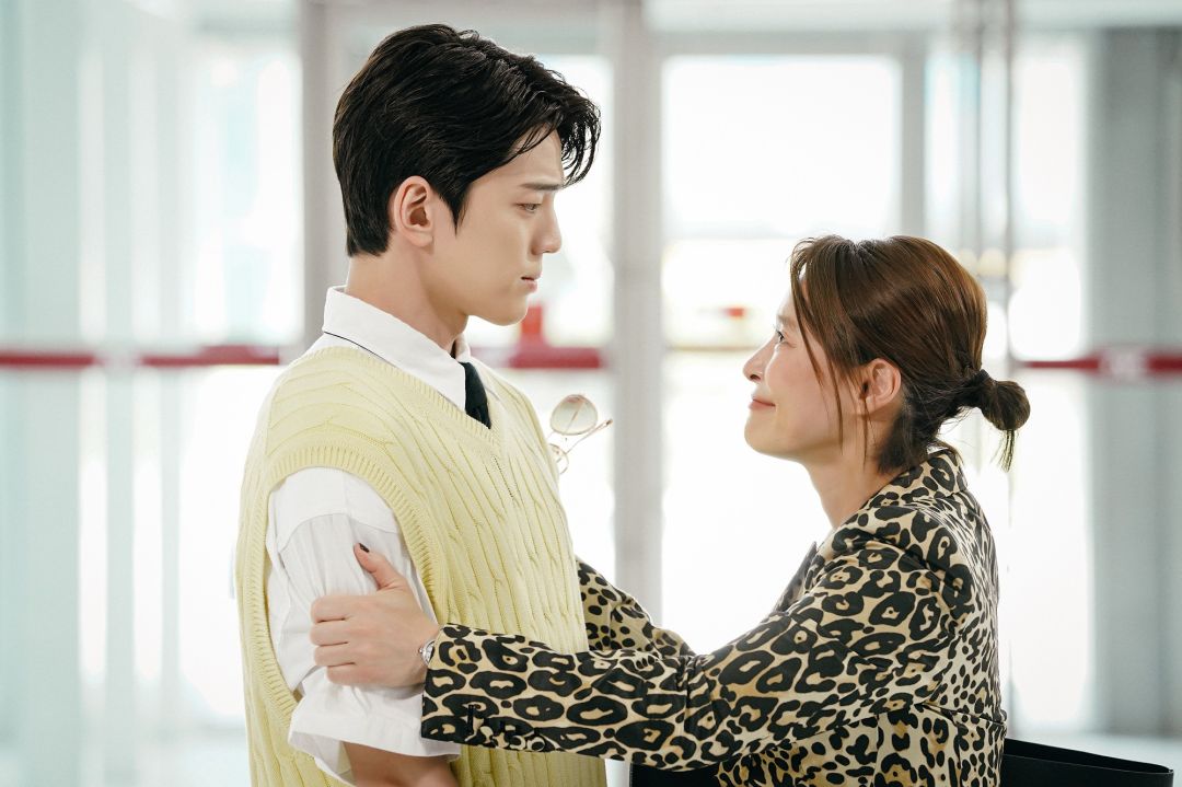 'คิมมินกยู – โกโบกยอล'พลิกบทบาทในซีรีส์ขายขำ 'ด้อมนี้มีเทพบุตร The Heavenly Idol'