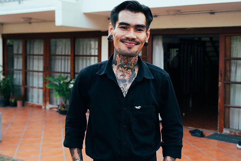 'เล็ก พงษธร'ชวนทุกคนบิ้วอารมณ์เศร้า ในเพลง 'ขอเก็บไว้'