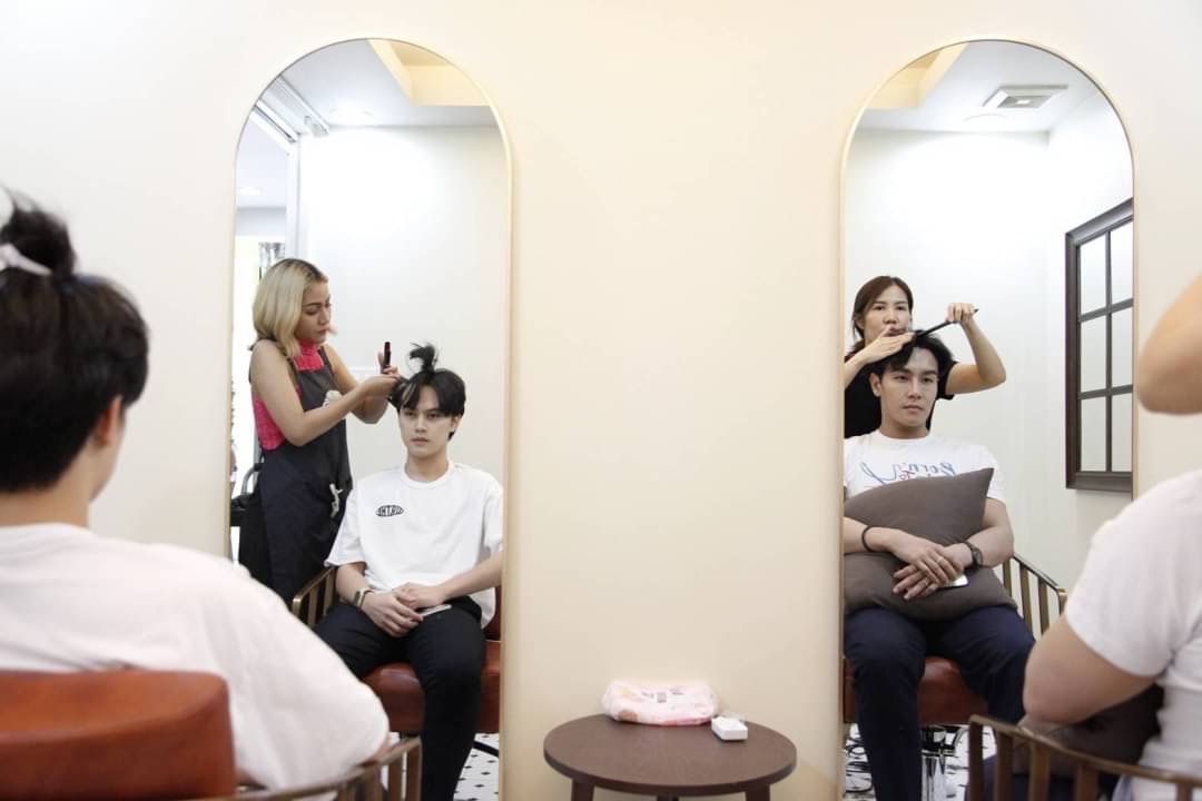 'ท็อป-โฟล์ค'ชวนแกงค์นักแสดงนำจาก'Born To Be Y The Series'เข้าปรับลุคใหม่เป็นหนุ่มเกาหลี