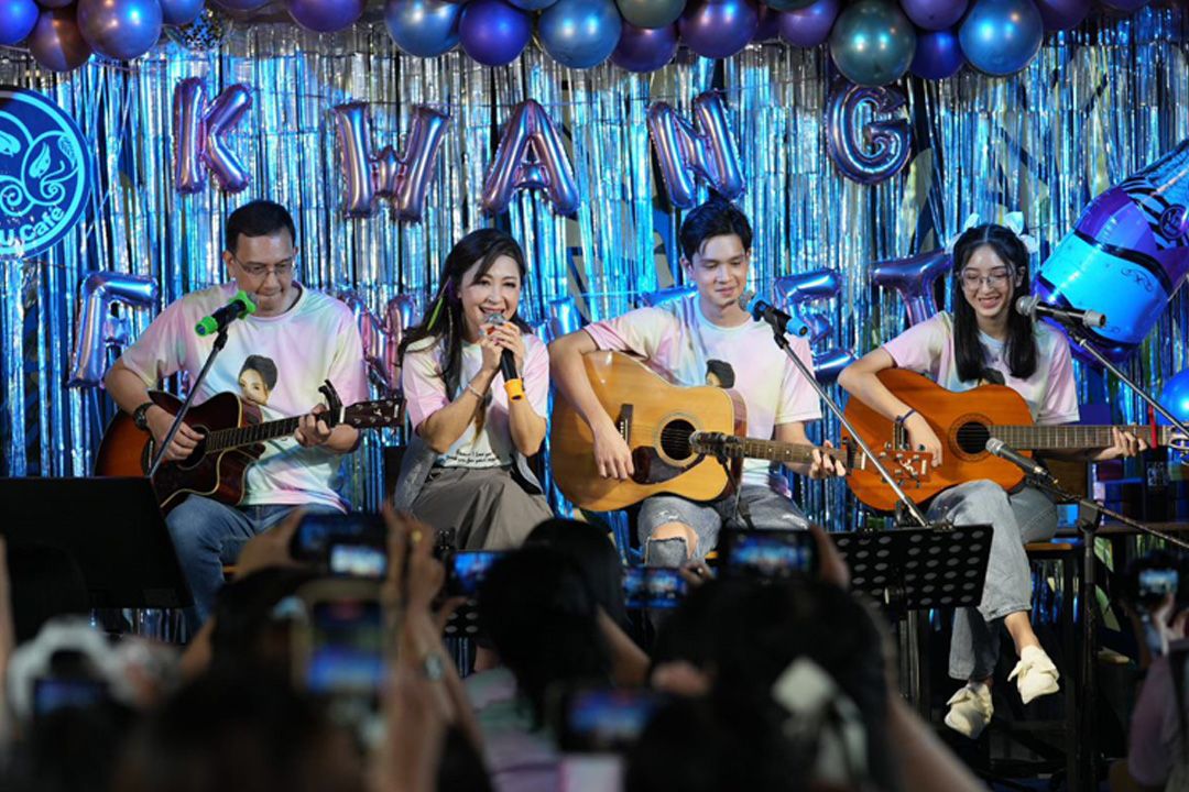 'กวาง กมลชนก'จัดมีตติ้งแฟนคลับ สุดอบอุ่นในรอบหลายสิบปี