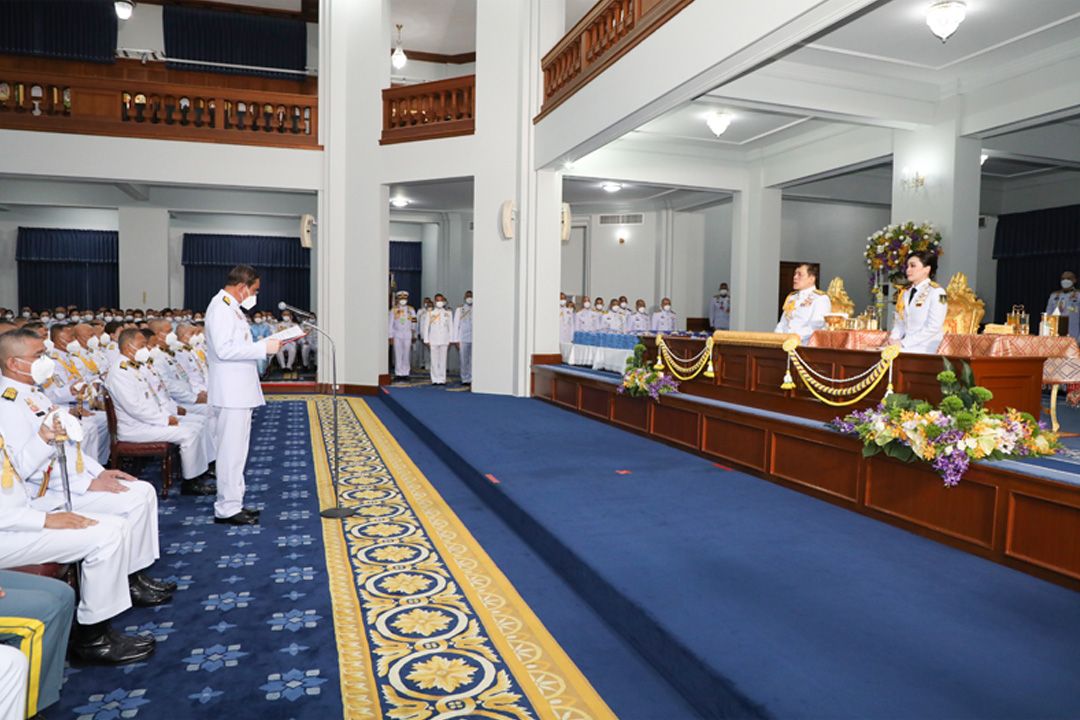 ในหลวง-พระราชินี พระราชทานพระบรมราชวโรกาสให้นายกรัฐมนตรี นำคณะบุคคล เฝ้าฯ