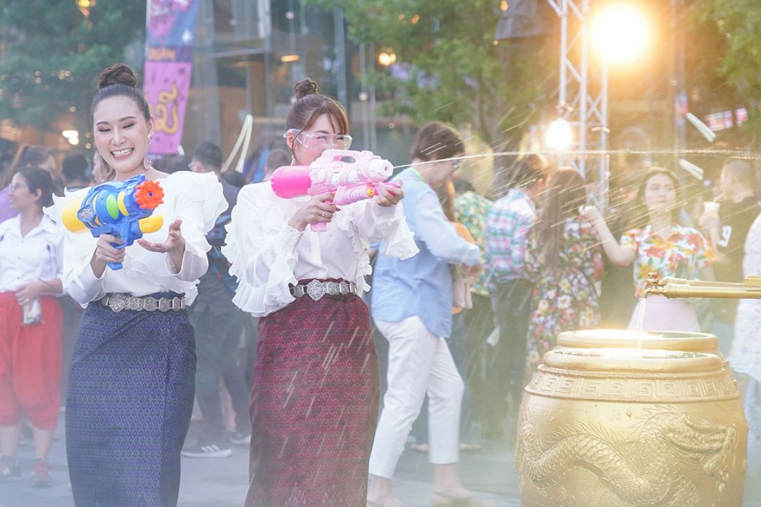 ไอคอนสยาม สืบสานประเพณีสงกรานต์สุดมหัศจรรย์ริมแม่นํ้า อลังการขบวนแห่นางสงกรานต์‘อแมนด้า-ชาลิสา ออบดัม’13 เมษา