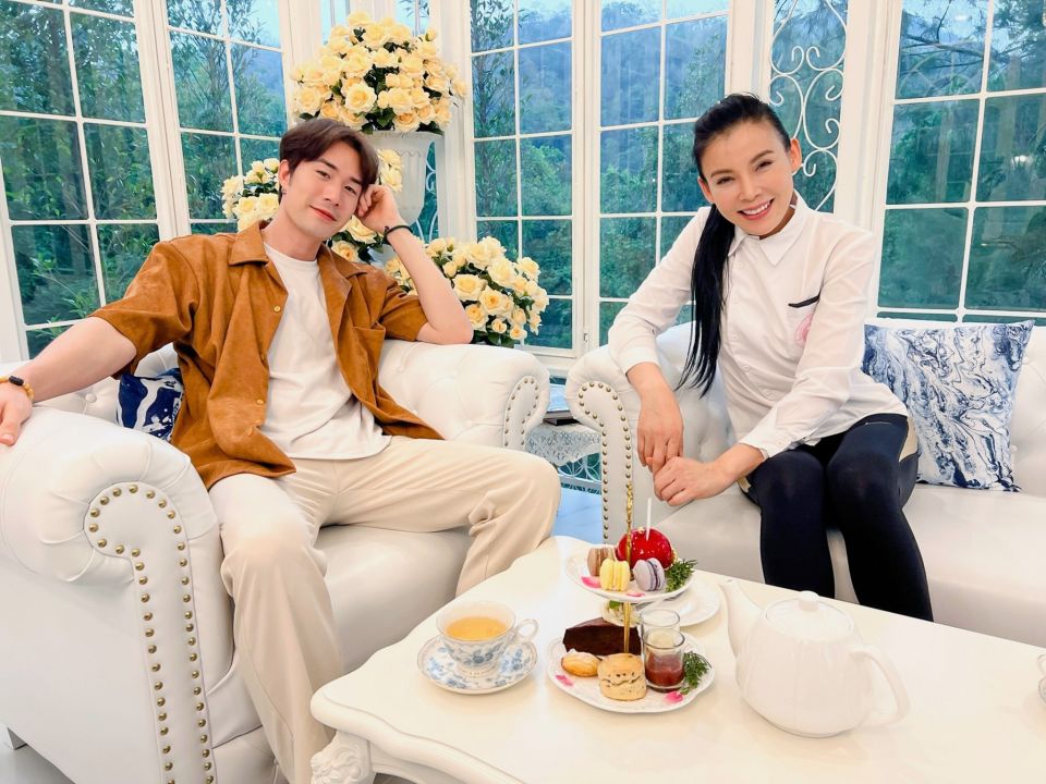 'ซัน'เซอร์ไพรส์ทุกวินาที! กระทบไหล่นางเอก Y2K