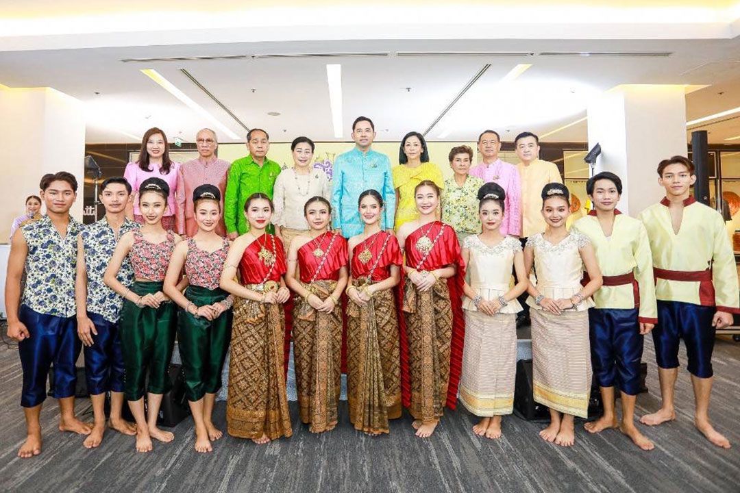วธ.ร่วมพารากอน เปิดงาน'สงกรานต์ประเพณีไทย สายน้ำแห่งวัฒนธรรม'