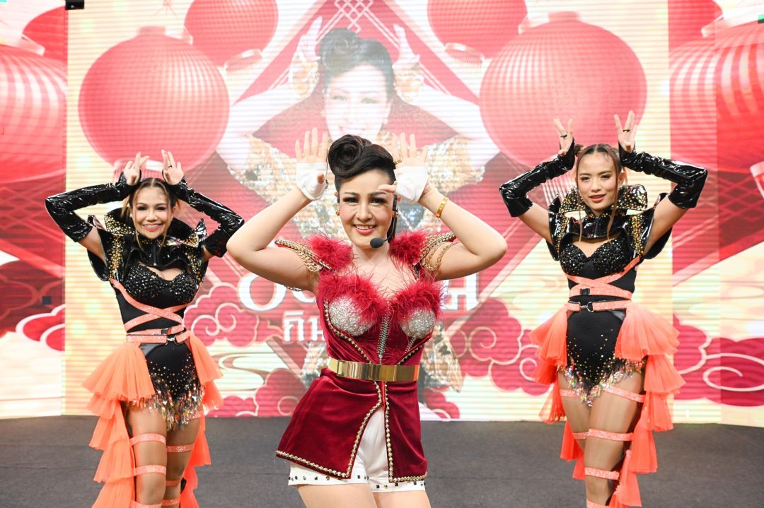 'หญิงลีศรีจุมพล'สร้างธุรกิจที่บ้านเกิด พลิกชีวิตคนท้องถิ่นให้มีรายได้ไปด้วยกัน