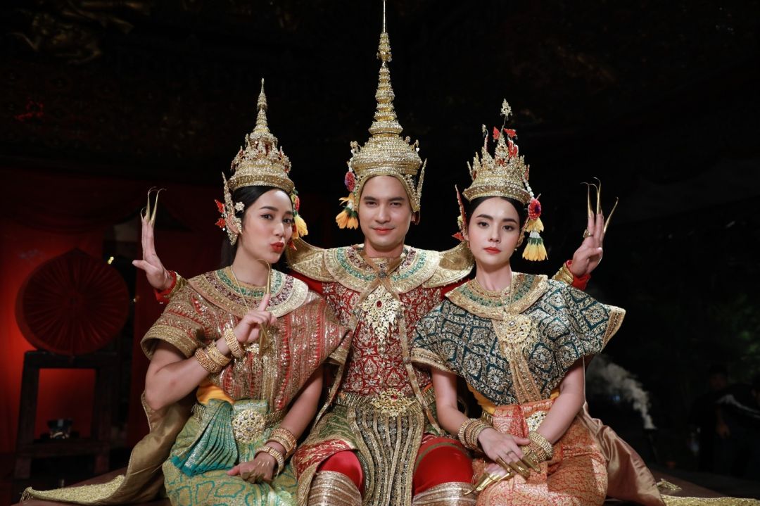 'เภตรานฤมิต' แต่งองค์ทรงเครื่องอลังการ 'ไมค์ – มุกดา –แม็กกี้'ทุ่มเทเล่นละครใน