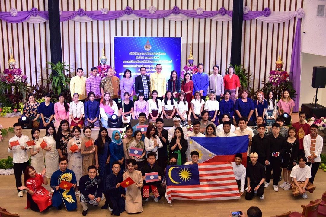 มล.ปนัดดา ดิศกุล พบปะลูกหลานเยาวชนจากประชาคมเอเชียและลูกหลานเยาวชนไทย