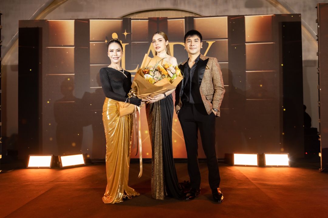 'ชาล็อต ออสติน'สวยหุ่นดี!! เข้าตา'แม่ตั๊ก-ป๋าเบียร์'ปลื้มคว้าขึ้นแท่นพรีเซ็นเตอร์ 'LD Protein'