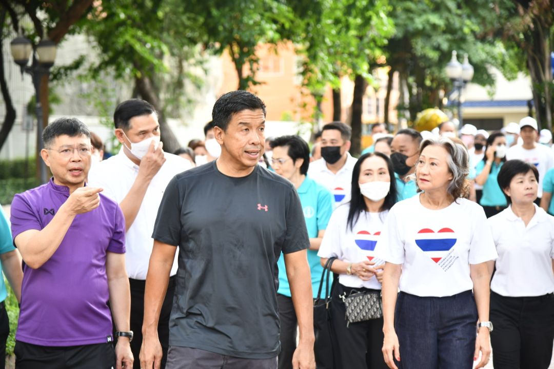 เดอะมอลล์ กรุ๊ปร่วมสนับสนุน สำนักสิ่งแวดล้อม กรุงเทพมหานคร ในกิจกรรม Big Cleaning อุทยานเบญจสิริ