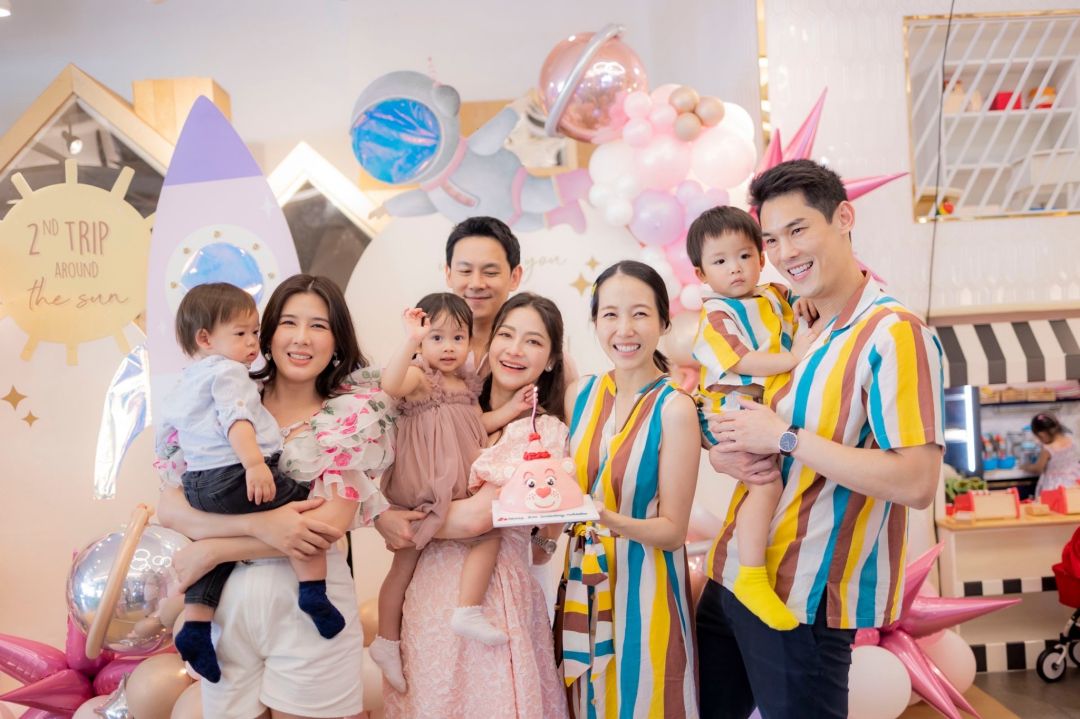 'นาตาชา'ยิ้มกว้างปาร์ตี้ฉลอง 2 ขวบ 'ฟลุค&ลี' จัดเต็ม รวมพลคนรักนาตาชาเพียบ
