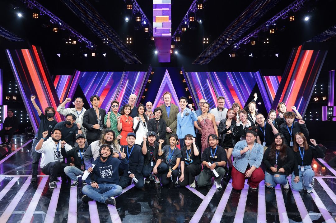 'Conan O'Brien'พิธีกรชื่อดังชาวอเมริกัน ยกกองถ่ายทำข้ามประเทศ บินตรงร่วมเปิดรายการ 'ร้องข้ามกำแพง'