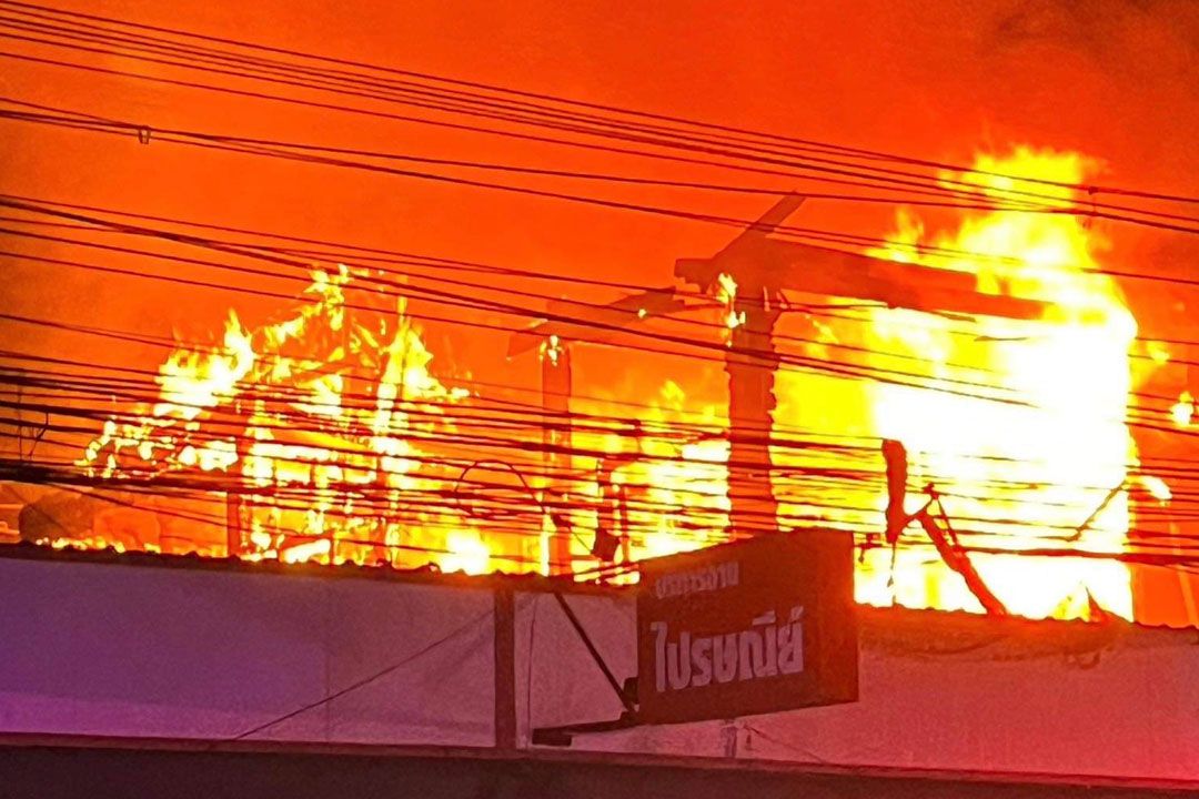 ไฟไหม้บ้านเจ้าของตลาดย่านบางบัวทอง สูญกว่า 2 ล้านบาท