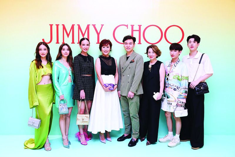 Jimmy Choo เปิดบูติก แห่งใหม่ ที่ดิ เอ็มโพเรียม  สัมผัสความหรูหรากับคอลเลคชั่นล่าสุด Summer 2023