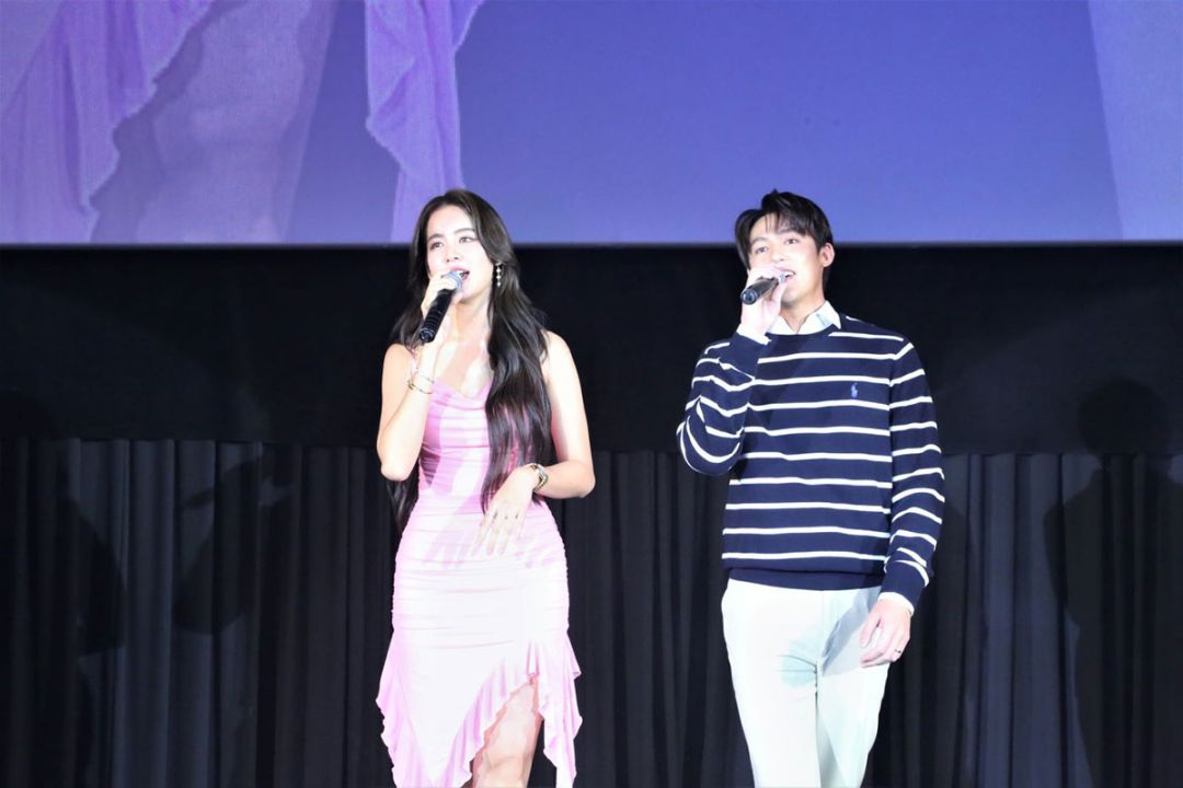 ‘หมาก-โบว์’ จัดแฟนมีตติ้ง ‘ใต้เงาตะวัน’ฟินเต็มโรงภาพยนตร์!  ‘ตู่ ภพธร’ โผล่ร่วมงาน
