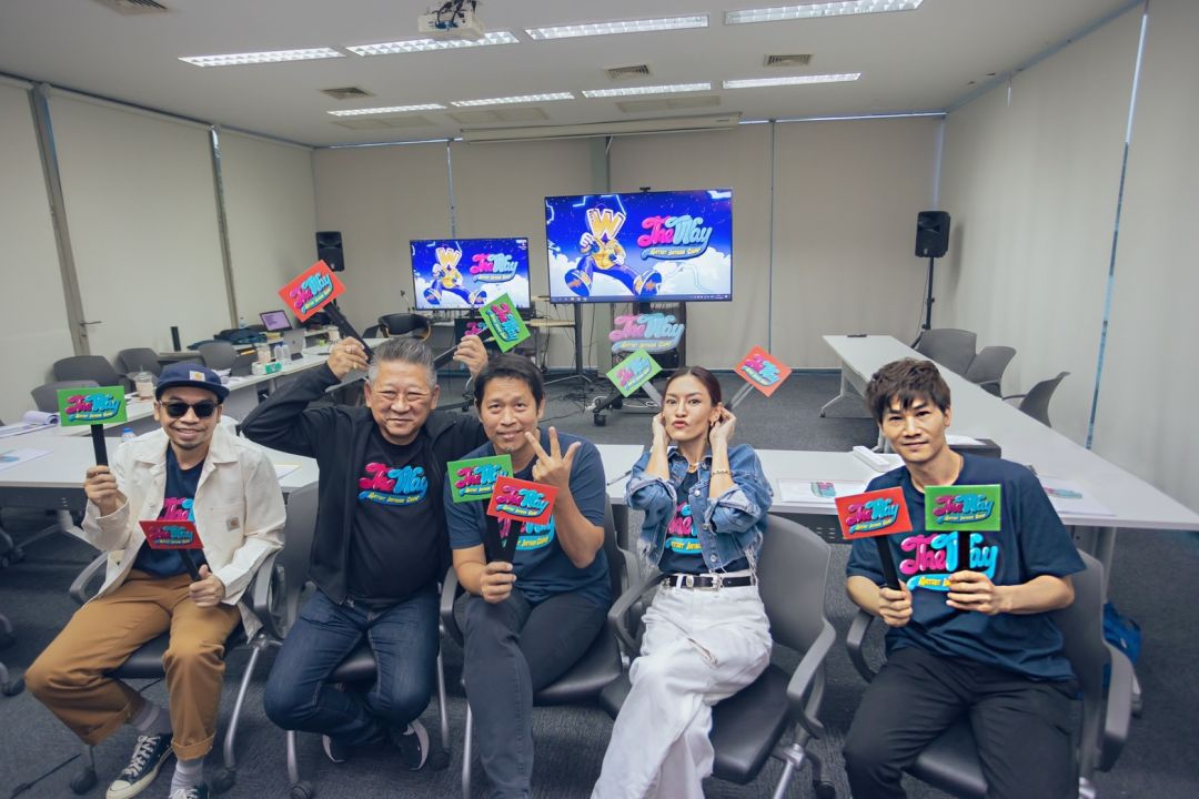 'พี่นิค'นำทัพ ไกด์ไลน์เนอร์ ชูป้ายคัดเข้ม ได้ 32 วงดนตรีมัธยมเข้ารอบออดิชั่น  ในโปรเจกต์ The Way Artist Intern Camp