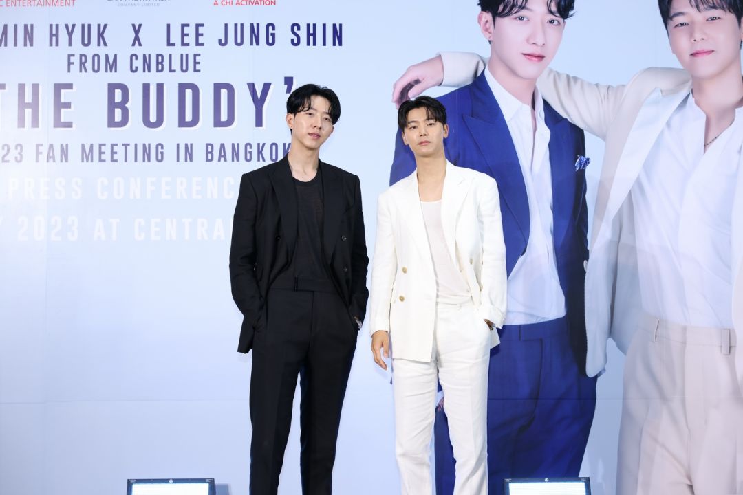คังมินฮยอกจับมืออีจองชินอ้อนถามในงานแถลงข่าว 'คิดถึงผมมั้ย' กรี๊ดสนั่น!! ประกาศชื่อใหม่ให้บอยซ์ไทยเรียก 'สุดหล่อและเจ้าเสน่ห์'!