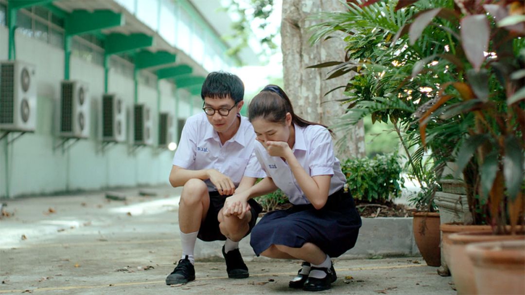 ‘โมสต์’เป็นพ่อสื่อชวน‘เอิร์ธ’โดดเรียน หวังใกล้ชิด‘ตาต้า’ใน‘บักจ่อย สแว็กแก๊ก’