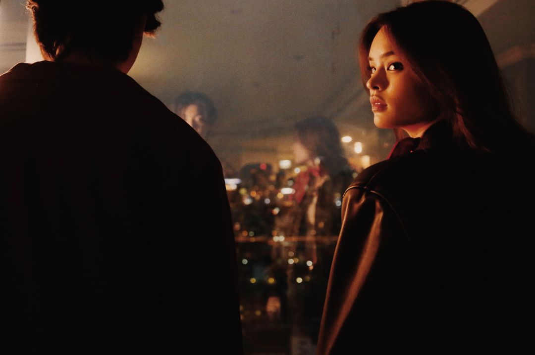 'แอลลี่' ดึงอารมณ์เศร้าครั้งแรก เฉลย #ความลับของแอลลี่ ในเอ็มวีเพลง PASSCODE (รู้แค่คนเดียว)