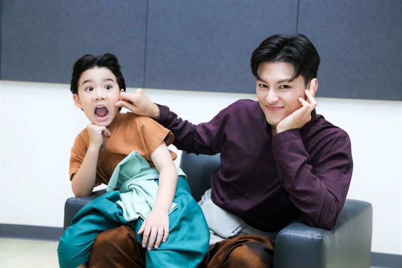 หลงเสน่ห์! 'มาสุ-น้องธาม' คู่พ่อลูกสุดน่ารักแห่ง 'หมอหลวง'