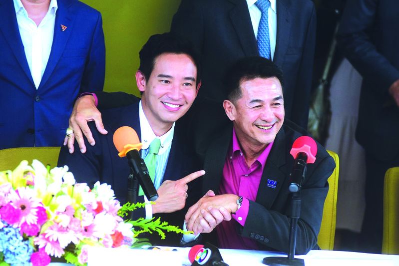‘เราจะอยู่ด้วยกันตลอดไป’  พท.หวานเจี๊ยบ  ‘ชลน่าน’ให้คำมั่นไม่ทิ้งพิธา