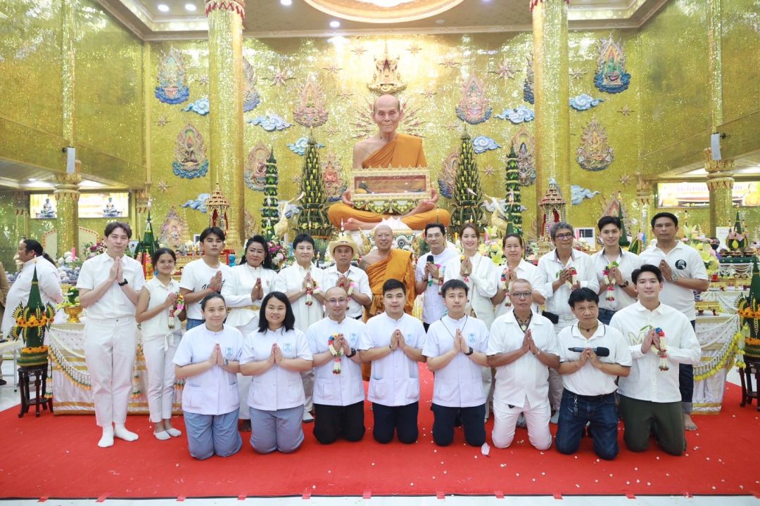 'วัดไผ่ล้อม'จัดพิธีวิสาขบูชารำลึก ครบ 18 ปี หลวงพ่อพูล ละสังขาร 'โบว์ เมลดา'ศิลปิน-ดารา ร่วมพิธีไหว้ครู กตัญญูกตเวทิตา