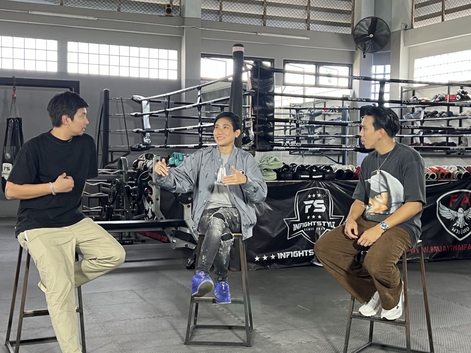 'ต๊อบ-ลีซอ' เปิด SPORTS LIFEคุยล้วงลึกMC สาวเสียงห้าวสุดเท่'นรา'แห่ง ONE ลุมพินี อังคาร 20มิ.ย.นี้ เวลา 22.45 น. ช่อง 7HD
