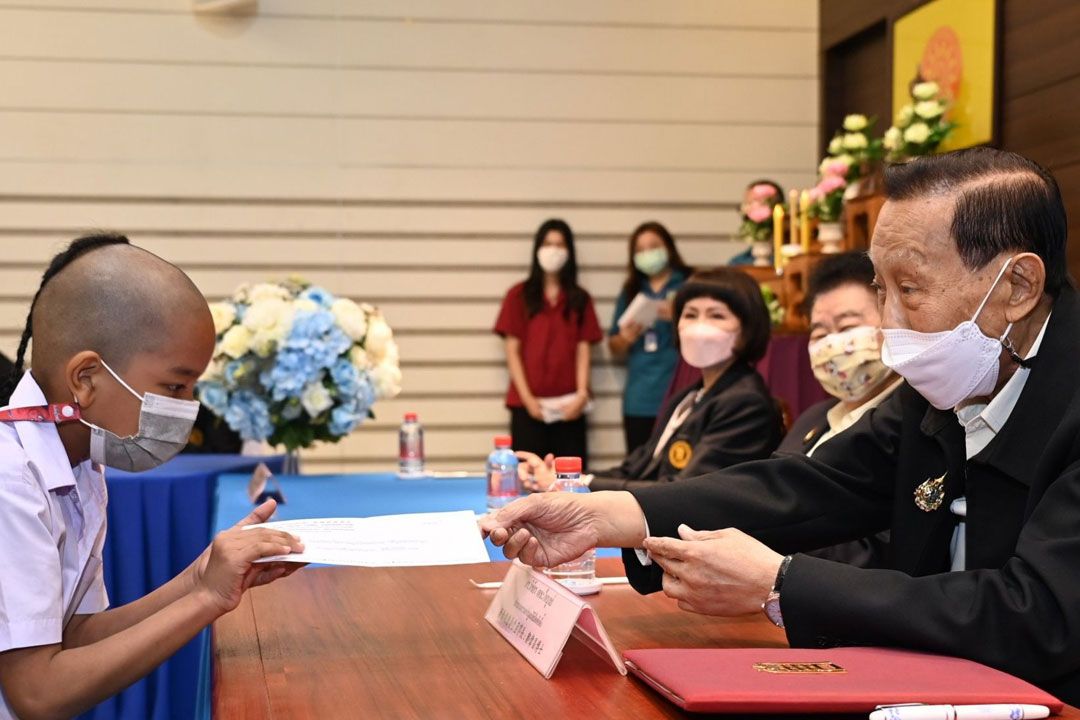 ‘มูลนิธิป่อเต็กตึ๊ง’มอบทุนระดับชั้นประถม แก่เยาวชนประพฤติดีแต่ขาดแคลนทุนทรัพย์