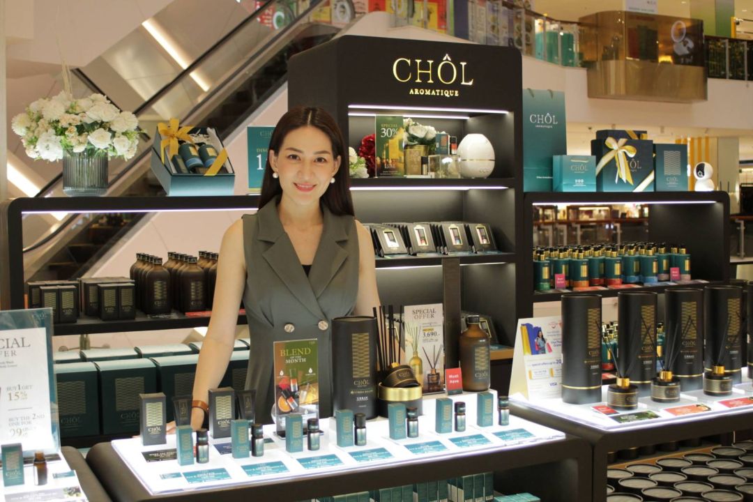 สวย เก่ง และหอมมาก! 'ชลลี่ วจนานนท์'ลุยธุรกิจเครื่องหอม 'ชล อโรมาทีค'