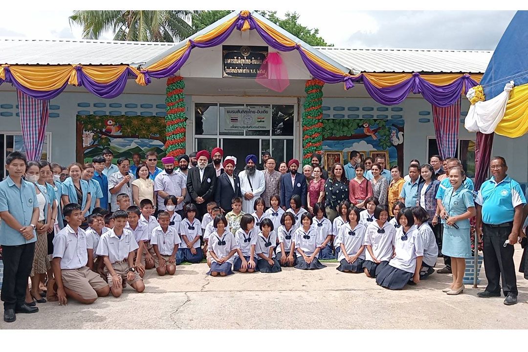‘ชมรมสันติสุขไทย-อินเดีย’มอบอาคารให้ 7 โรงเรียนหมู่บ้านชายแดนเขาพระวิหาร