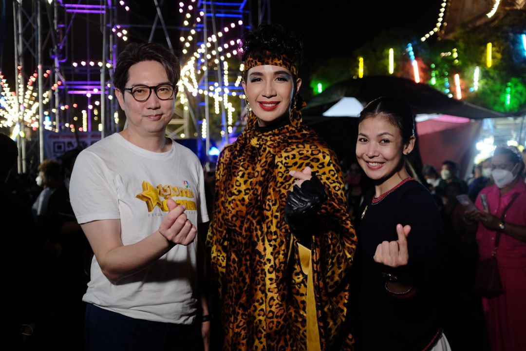 ถูกใจใช่เลย!ชุมทางดาวทอง 'เพชร'คัฟเวอร์'แม่ผึ้ง พุ่มพวง'เป๊ะปัง