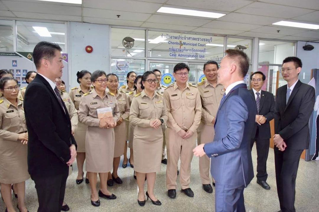 ประธานศาลฎีกาตรวจเยี่ยมศาลยุติธรรมภาค 2  ย้ำบริหารจัดการคดีอำนวยความสะดวกปชช.