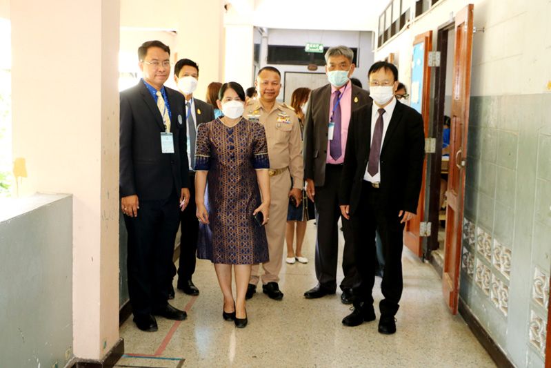 สพฐ.ตรวจเยี่ยม 3 สนามสอบ  ตรวจเข้มสแกน ป้องกันทุจริต