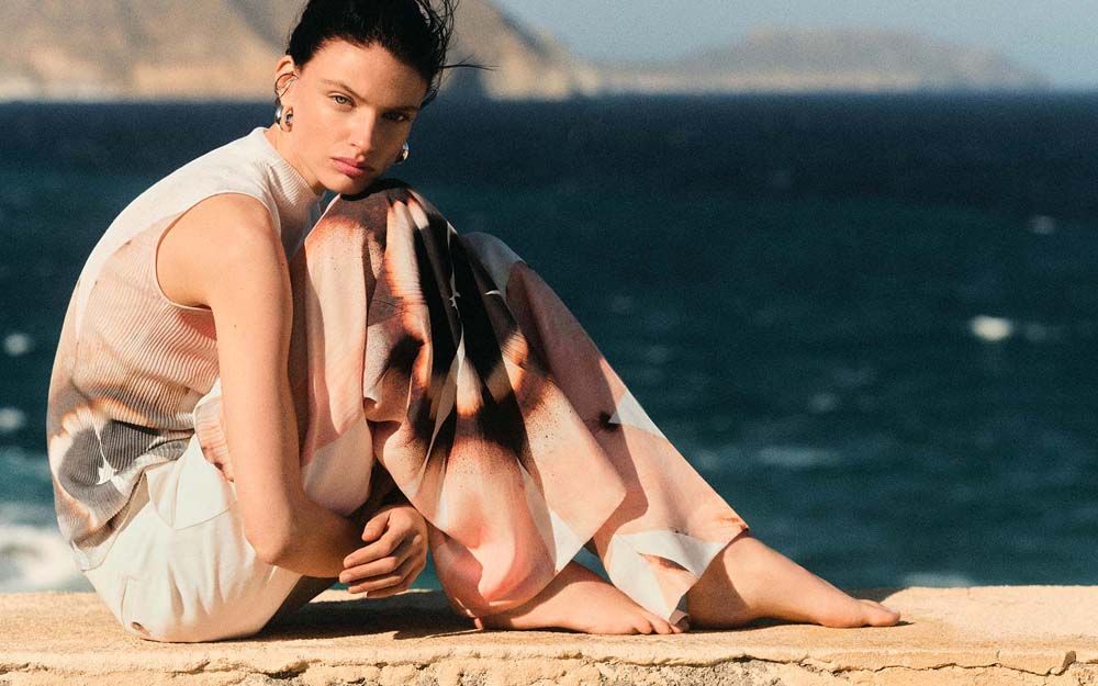 COS ร่วมกับศิลปินดัง STEPHEN DOHERTY  เฉลิมฉลองช่วงซัมเมอร์นี้ไปกับคอลเลคชั่นแคปซูล