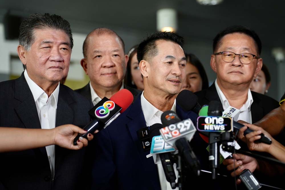 ถูกปชช.25ล้านเสียงมัดกับก.ก.  พท.หวานเจี๊ยบ  คลุมถุงชน-อยากออกแต่ไม่ได้