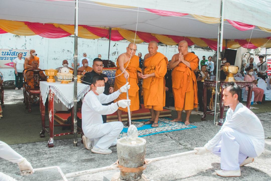 'วัดเขาชะโงก'เททองหล่อองค์สมเด็จพระเจ้าตากสินฯ ทรงบัลลังก์-บรมครูปู่ชีวกโกมารภัจจ์