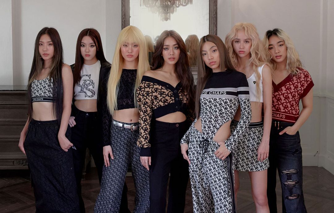 7 สาวเกิร์ลกรุ๊ปแห่ง ‘4EVE’ ร่วมถ่ายทอดลุคสุดเท่ แฝงกลิ่นอาย Y2K