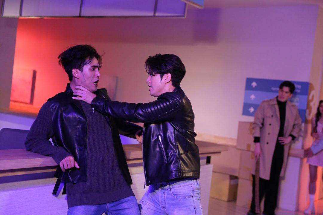 ‘นรสิงห์’ได้กลิ่นปีศาจ‘แม็ค-วีรคณิศร์’  ปล่อยโก๊ะกลางกอง ช็อตฟิลผู้กำกับ‘นิ้ง-ศรัณยา’