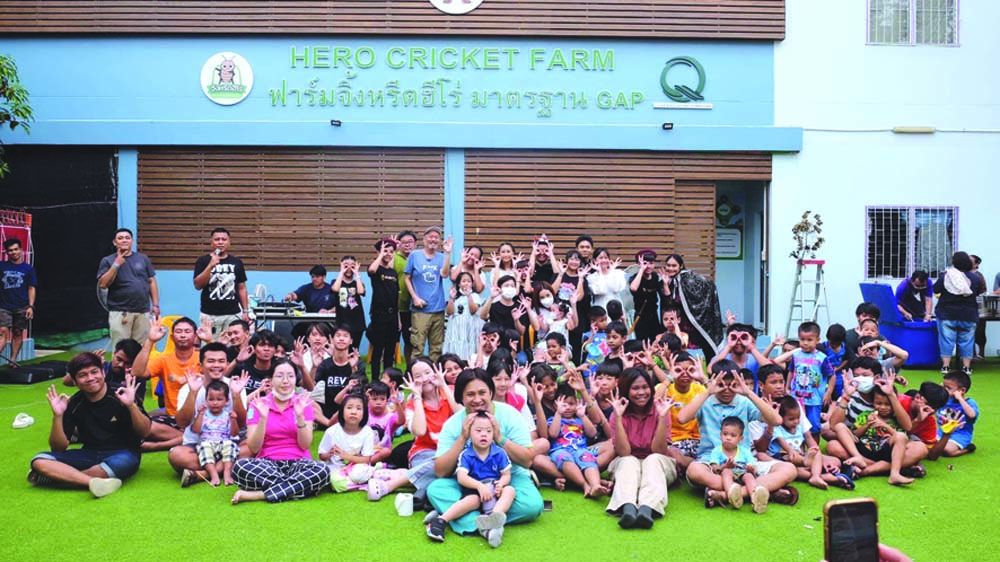 ‘ครูรัก’ชวนลูกศิษย์ คนบันเทิงจับมือ‘เอ’ส่งสุขให้เด็กๆ บ้านพระพร