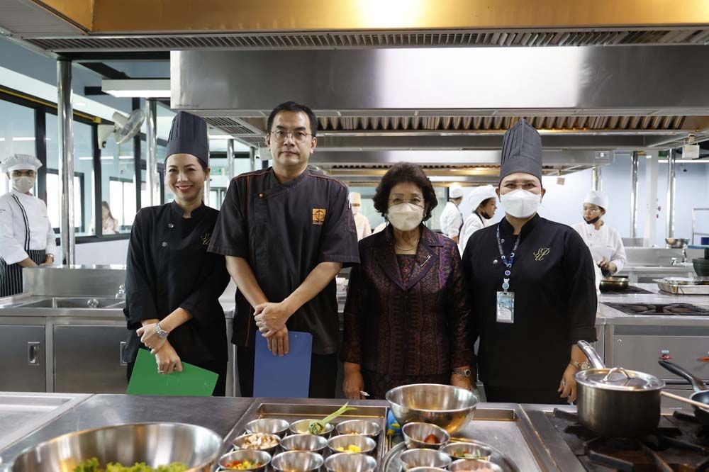 สถาบันขงจื่อ ม.สวนดุสิต สุพรรณบุรี  จัดแข่งขันทำอาหารไทย-จีน