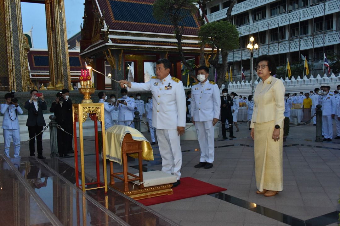 กระทรวงมหาดไทย ทำบุญตักบาตรถวายพระราชกุศลและถวายพระพรชัยมงคล'ในหลวง'