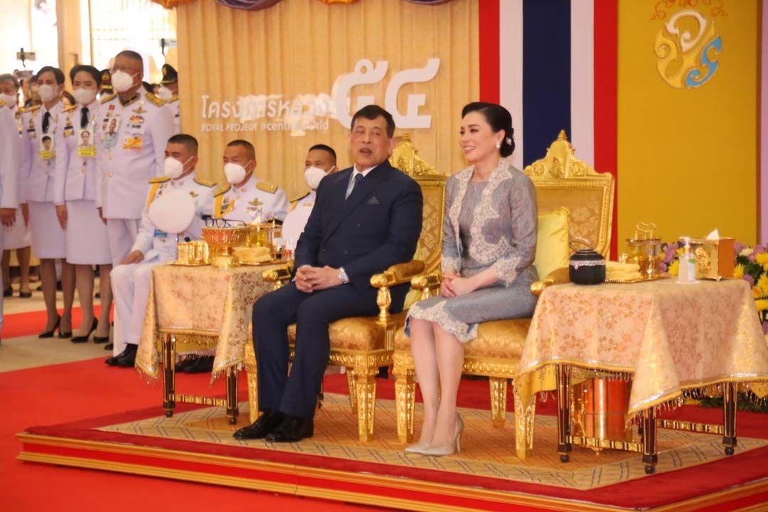 'ในหลวง-พระราชินี'เสด็จทรงเปิดงาน'โครงการหลวง 54'