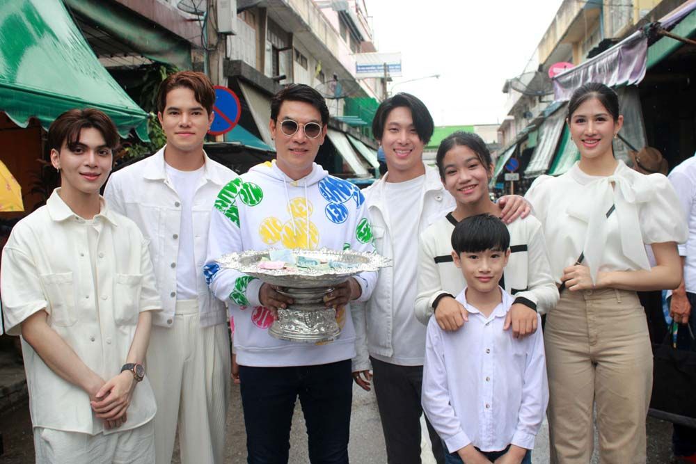 ‘สโนวี่-กระดุม’พร้อมทัพนักแสดงนิวเจน จาก‘สวัสดี วิชชั่น’ร่วมทำบุญวันเข้าพรรษา