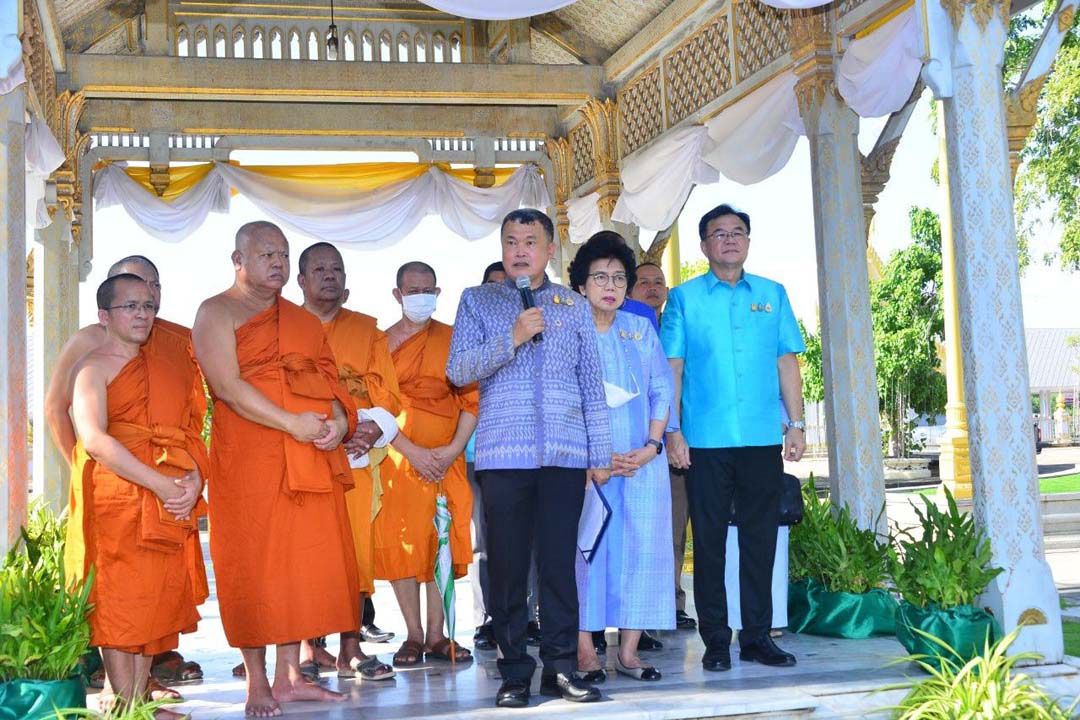 ปลัดมท.จับมือนายกสมาคมแม่บ้านมหาดไทย kick off กิจกรรม'อถล.รักษ์โลก รักษ์วัดโสธรฯ-วัดโสธรฯ มีรัก ปลูกผักแบ่งปัน'