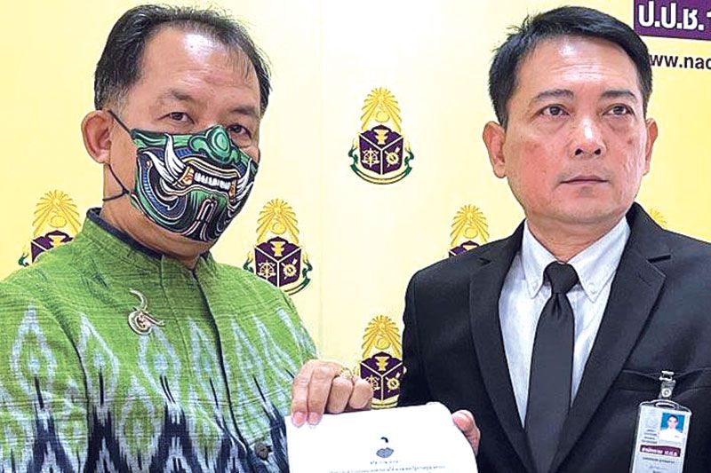 จี้ฟัน‘หมออ๋อง’  ‘ศรีสุวรรณ’บุกยืนปปช.  เร่งตรวจสอบจริยธรรม
