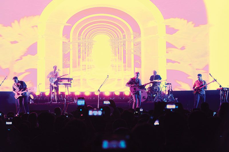 อินดี้ร็อกไทยสุดฟิน ใน ‘TWO DOOR CINEMA CLUB Live In Bangkok 2023’