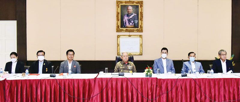 ประธานองคมนตรี เป็นประธานปฐมนิเทศทุนการศึกษา  ‘สานใจไทย สู่ใจใต้’ ประจำปี 2566