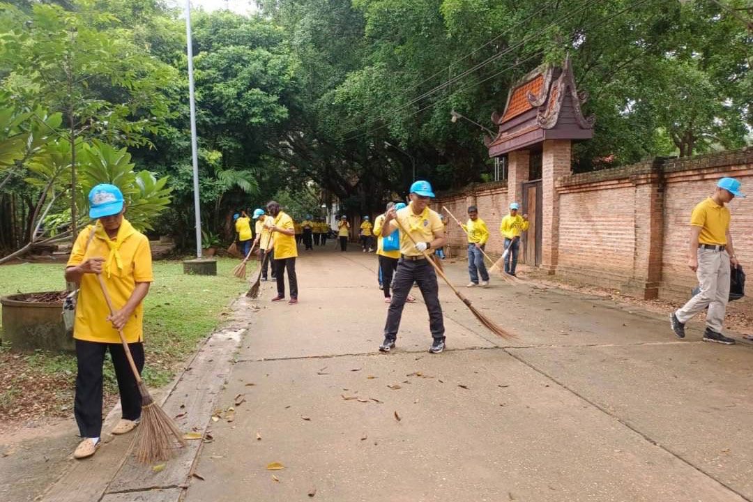 ‘ตม.อุบลราชธานี’ร่วมจิตอาสาพระราชทานวัดพิชโสภาราม