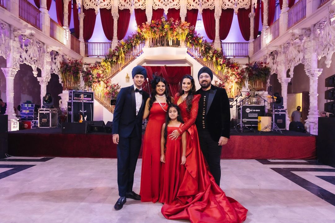 ถอดแนวคิดและสูตรสำเร็จ 'รัศเมฆ ศรีเศรษฐี' แห่ง DeeMoney กับบทบาทนักธุรกิจ และ Super Mom แห่งทศวรรษ